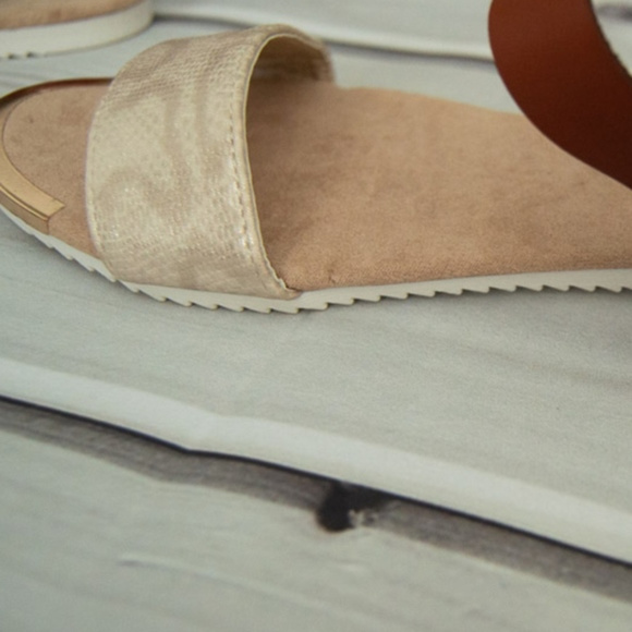 385 Fifth Cognac Sandals - Picture 6 of 7